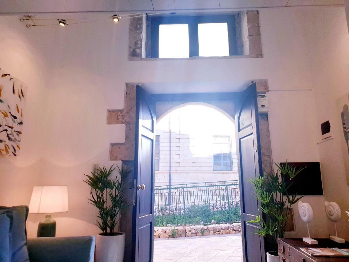 Dimora Montalto,Indipendente Con Terrazzo Privato Villa Syracuse Bagian luar foto